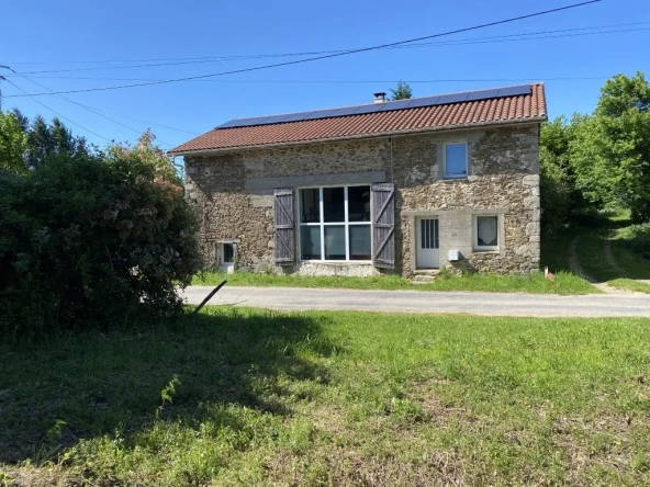 Maison en pierre rénovée avec garage et potentiel à Masléon, Limoges à vendre