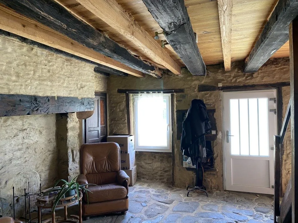 Maison en pierre rénovée avec garage et potentiel à Masléon, Limoges à vendre 