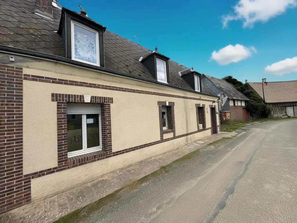 Maison spacieuse avec dépendances à Breteuil – 600 m² de jardin, potentiel commercial 