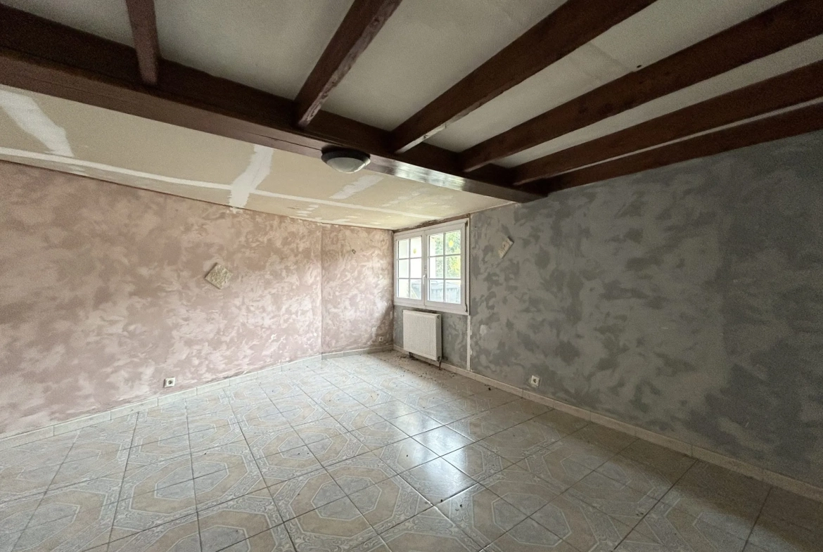 Maison spacieuse avec dépendances à Breteuil – 600 m² de jardin, potentiel commercial 