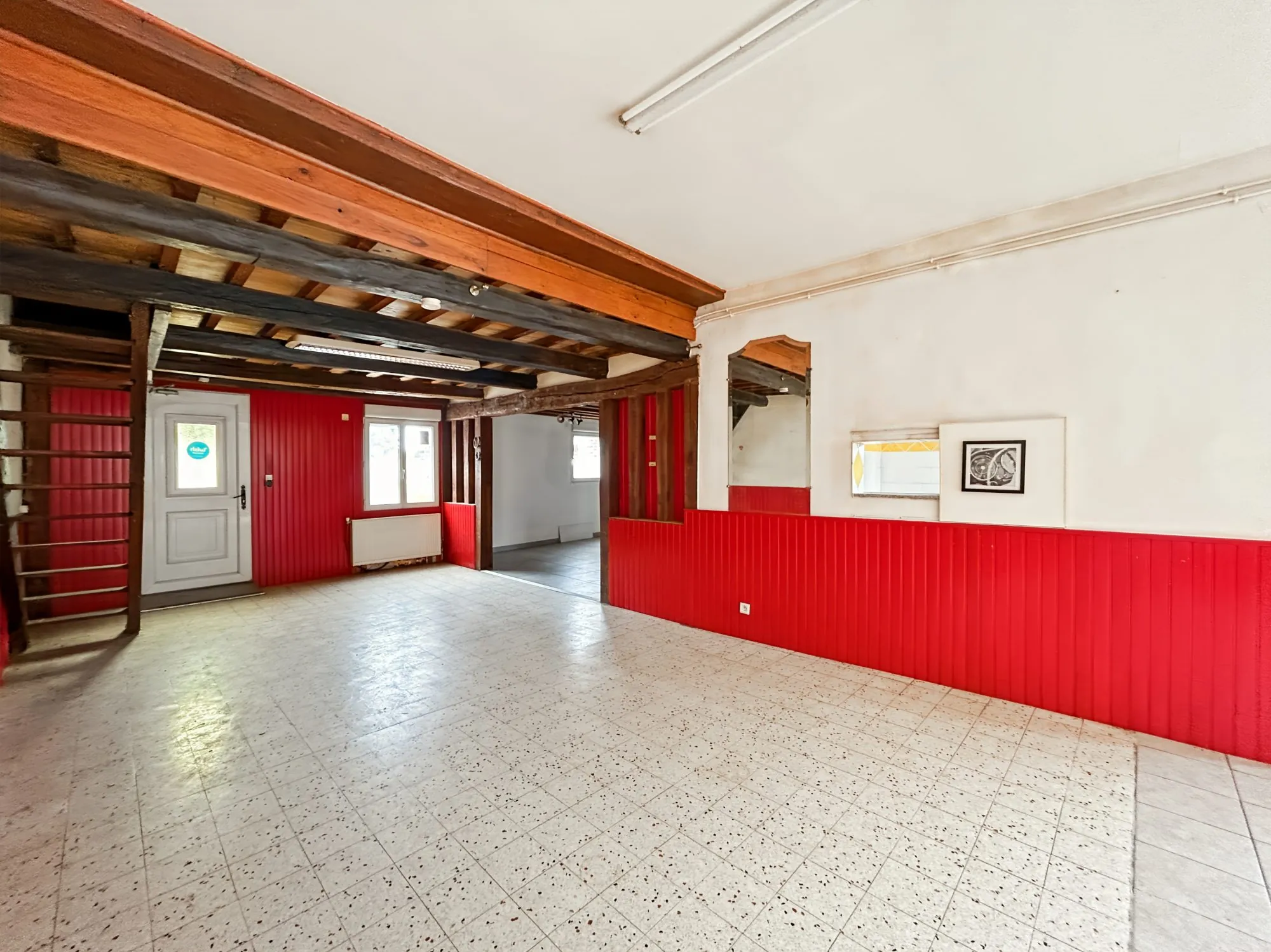 Maison spacieuse avec dépendances à Breteuil – 600 m² de jardin, potentiel commercial 