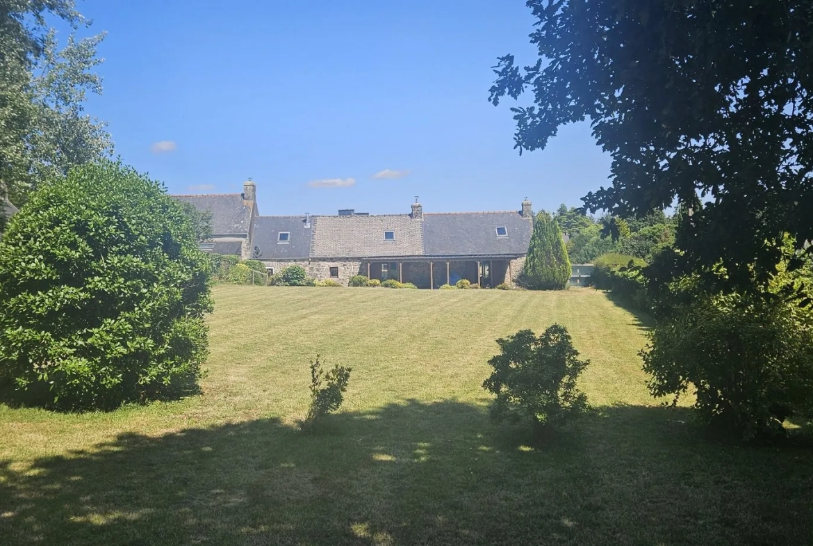 gite n°2 Ensemble immobilier de deux maisons bretonnes avec terrain et potentiel d'investissement 