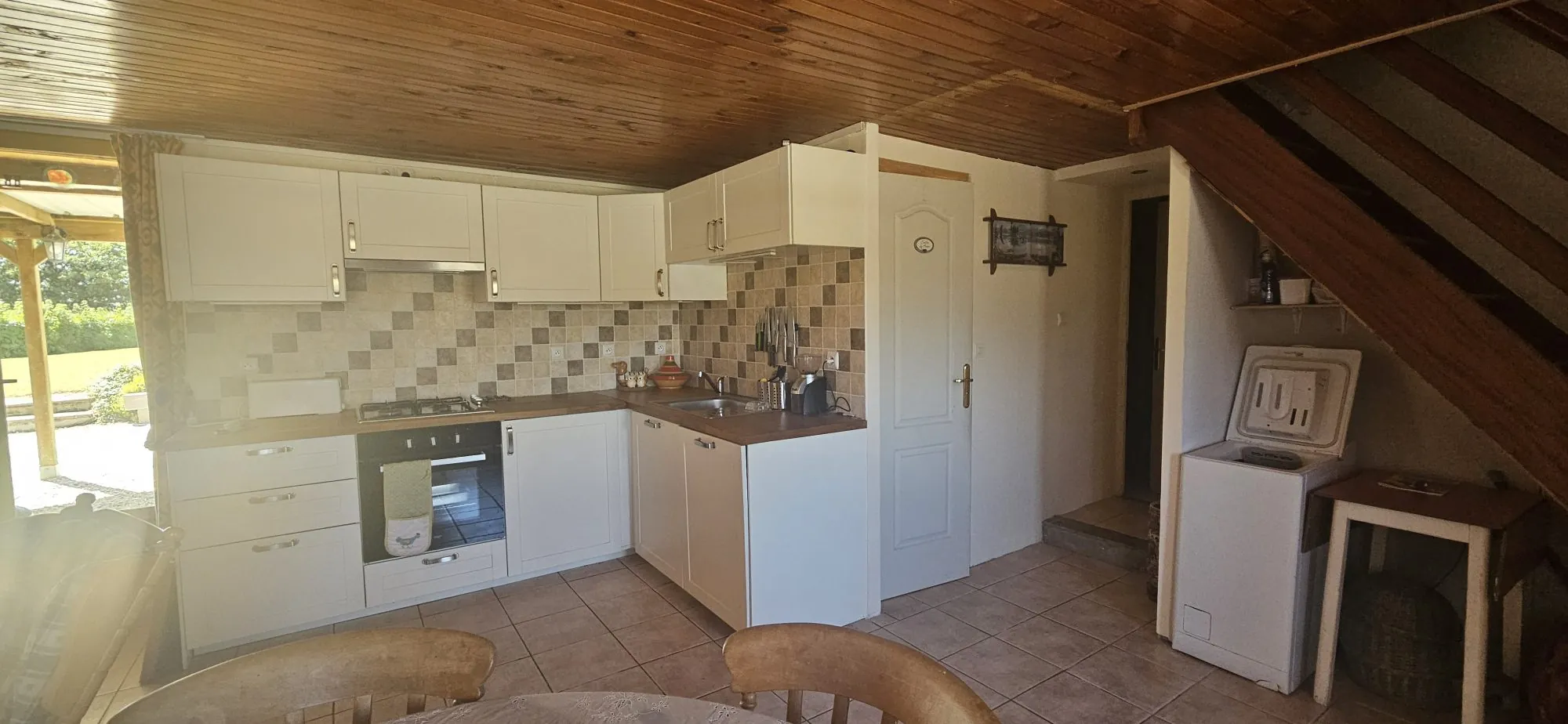 Maison 1 - espace cuisine Ensemble immobilier de deux maisons bretonnes avec terrain et potentiel d'investissement 