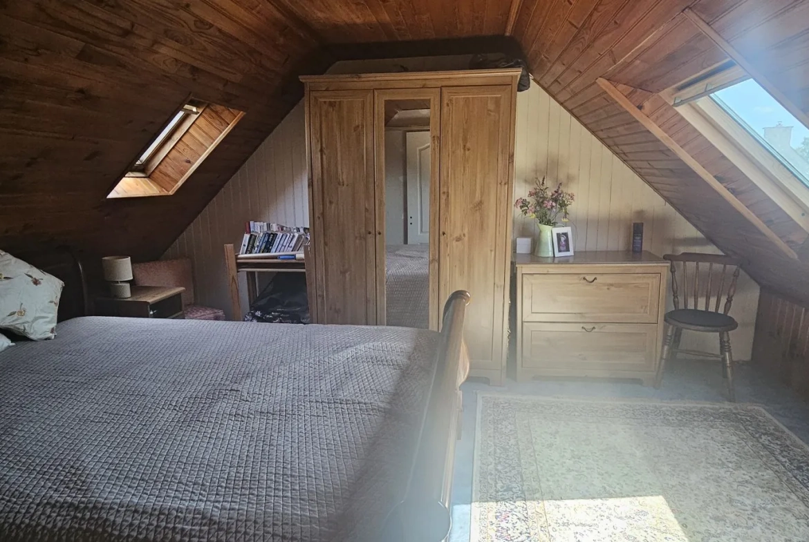 Maison 1 - chambre Ensemble immobilier de deux maisons bretonnes avec terrain et potentiel d'investissement 