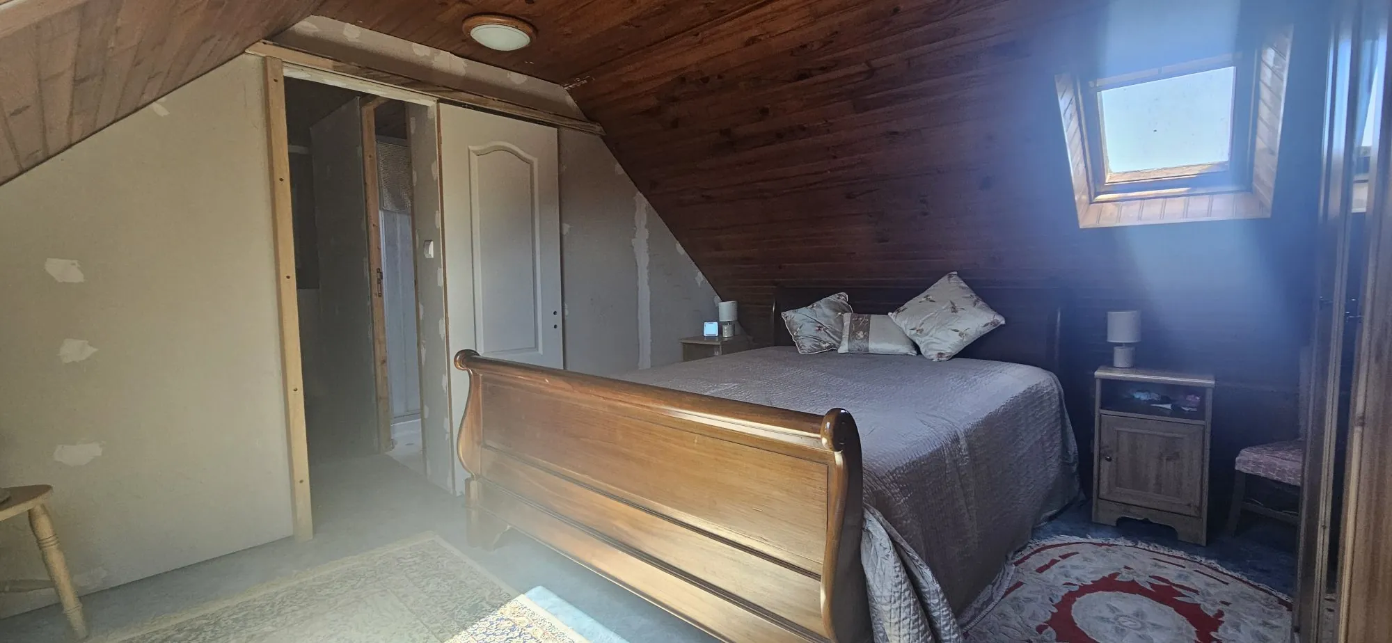 Maison 1 - chambre Ensemble immobilier de deux maisons bretonnes avec terrain et potentiel d'investissement 