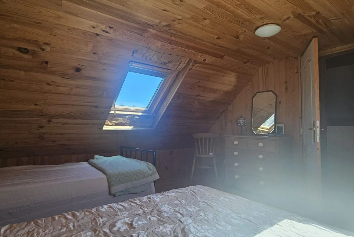 Maison 1 - chambre  Ensemble immobilier de deux maisons bretonnes avec terrain et potentiel d'investissement 