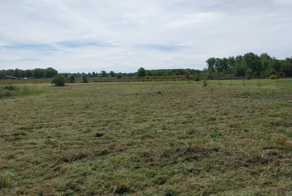 Terrain constructible de 1881 m² à Puygaillard de Quercy, au calme 