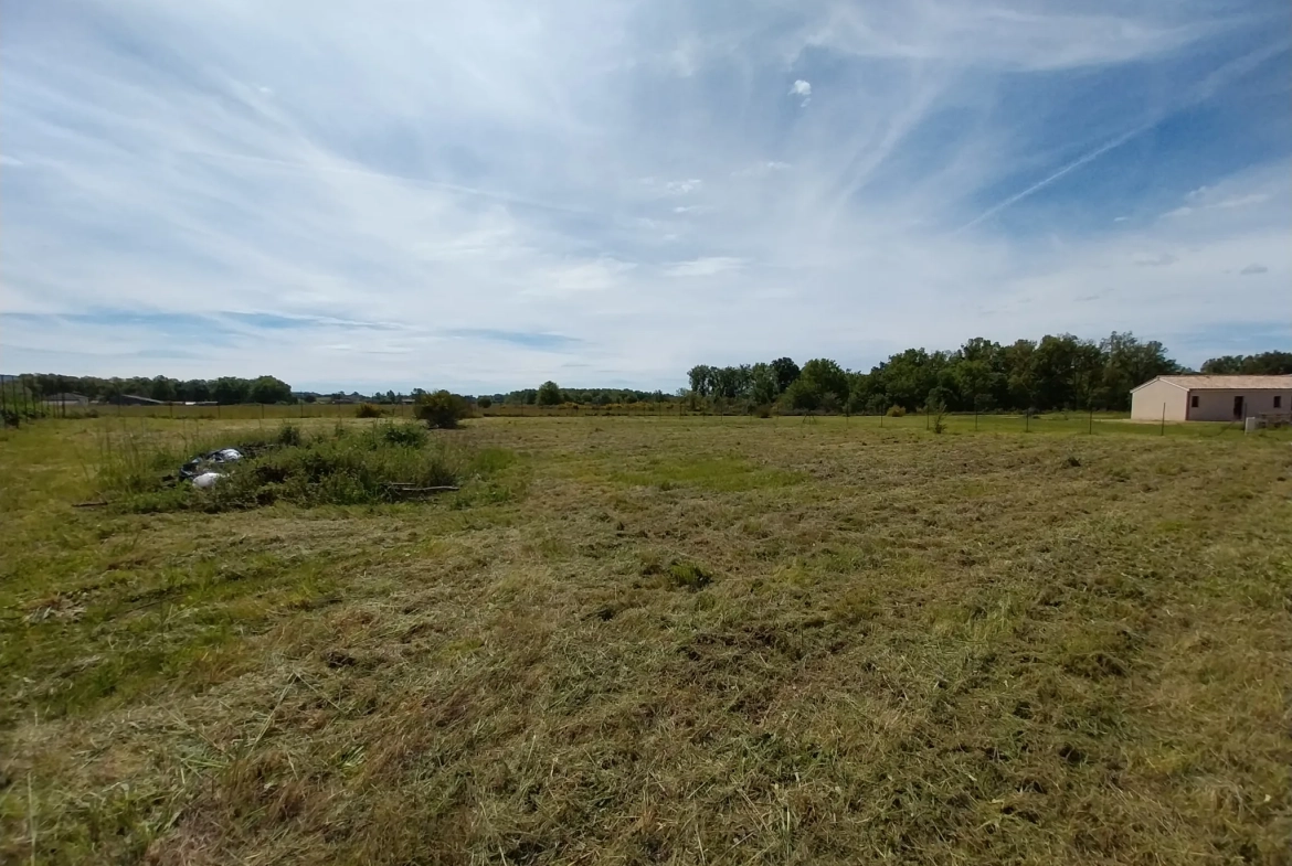 Terrain constructible de 1881 m² à Puygaillard de Quercy, au calme 