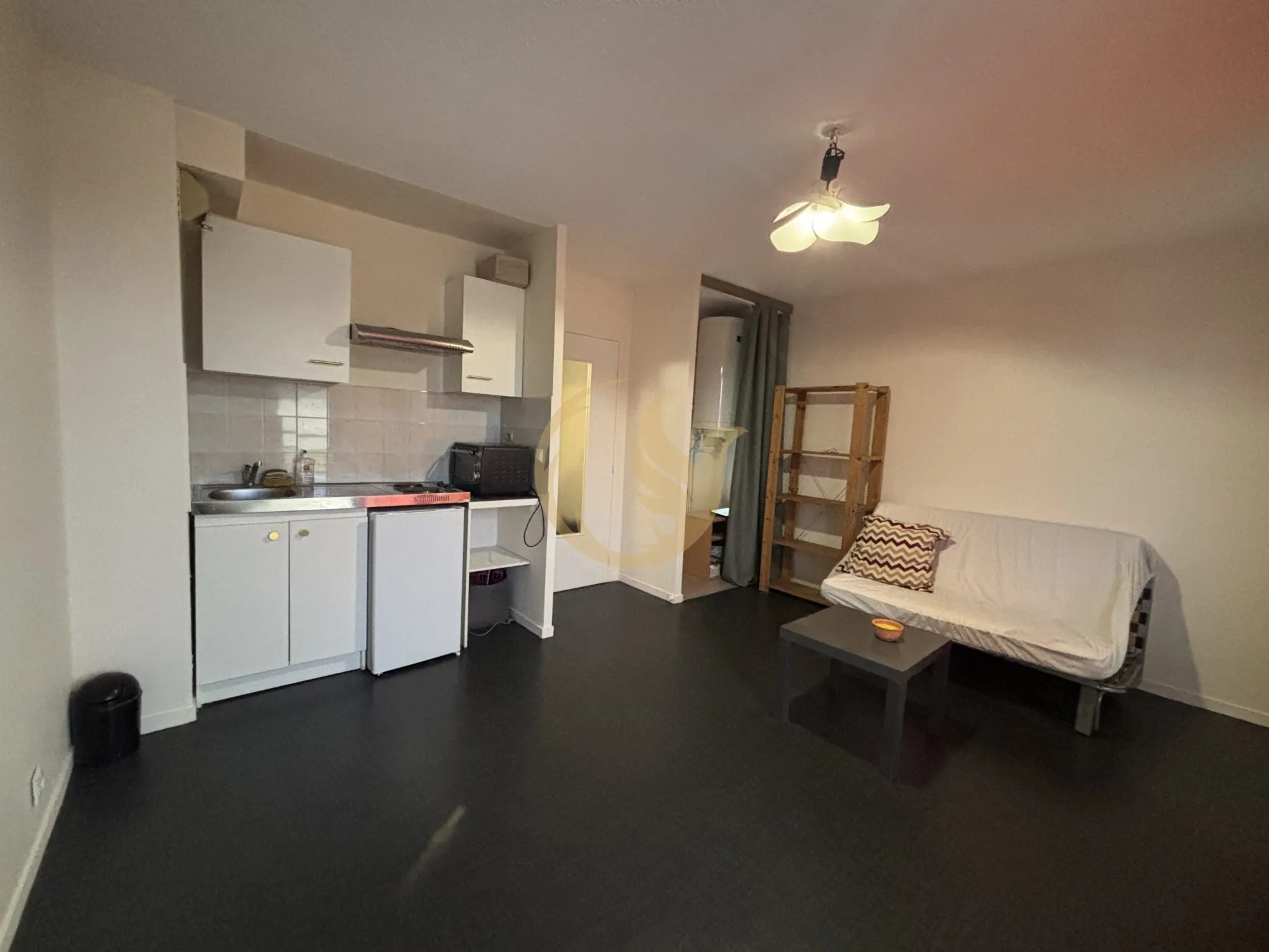 Studio de 21 m² avec parking à Pau, idéal pour étudiant ou pied-à-terre 