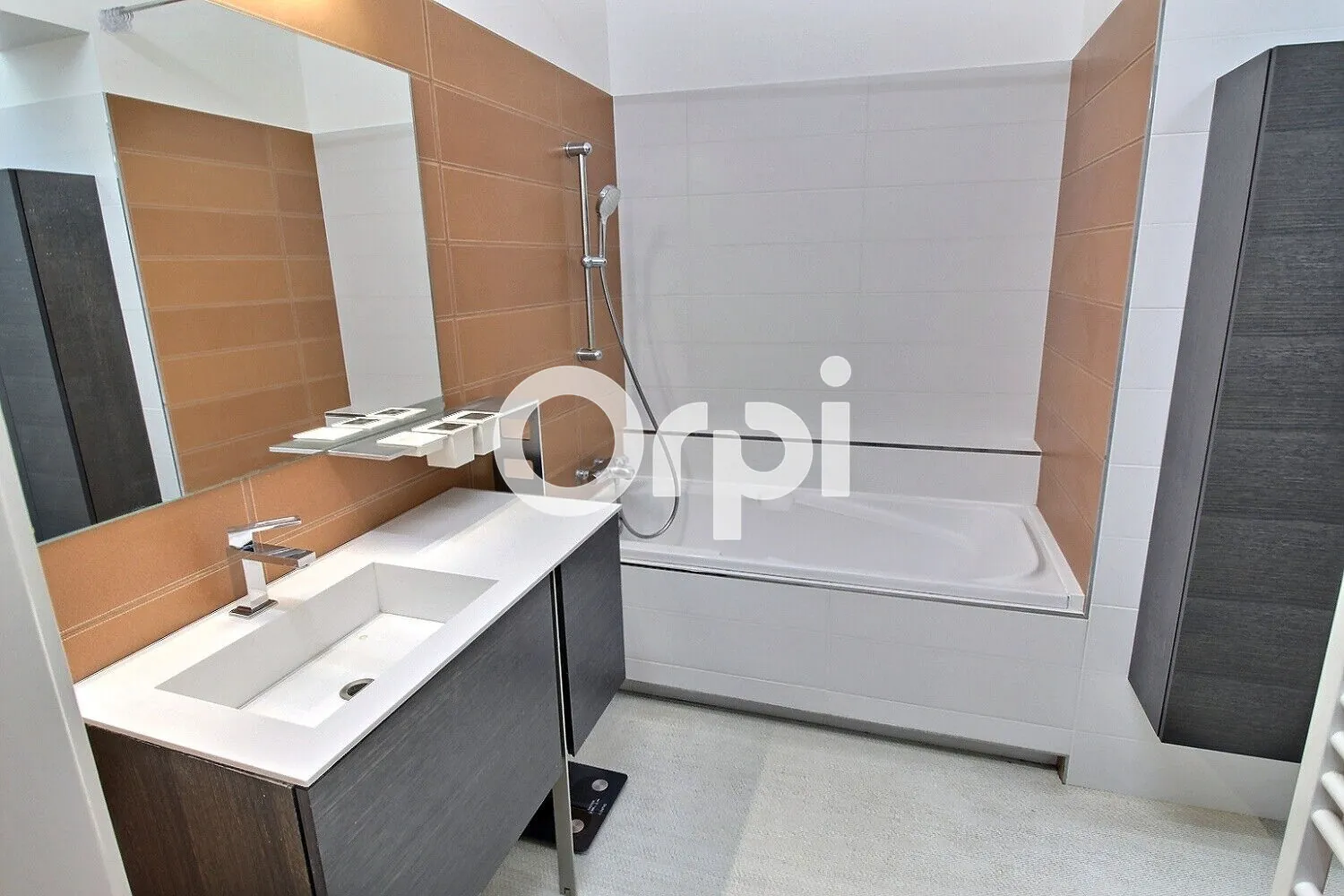 Appartement 112 m² avec balcon proche Parc Lawrence à Pau - Exclu 