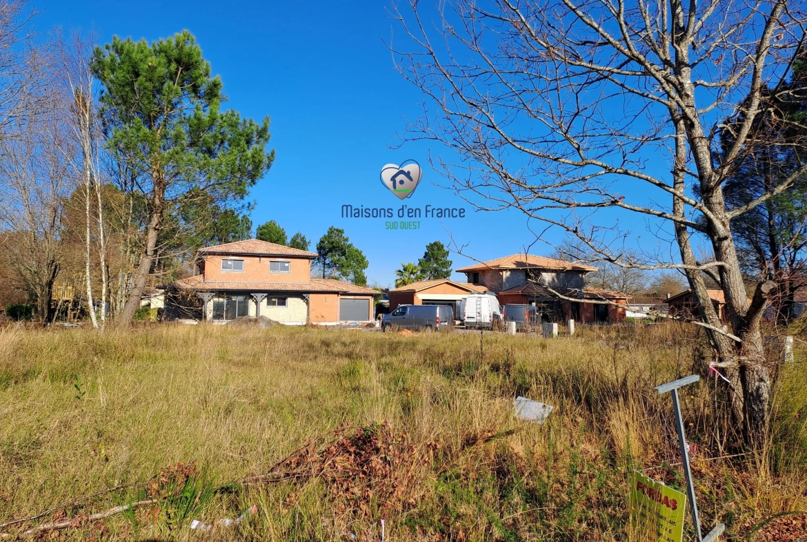 Terrain constructible viabilisé de 529 m² à Mios proche Bordeaux 