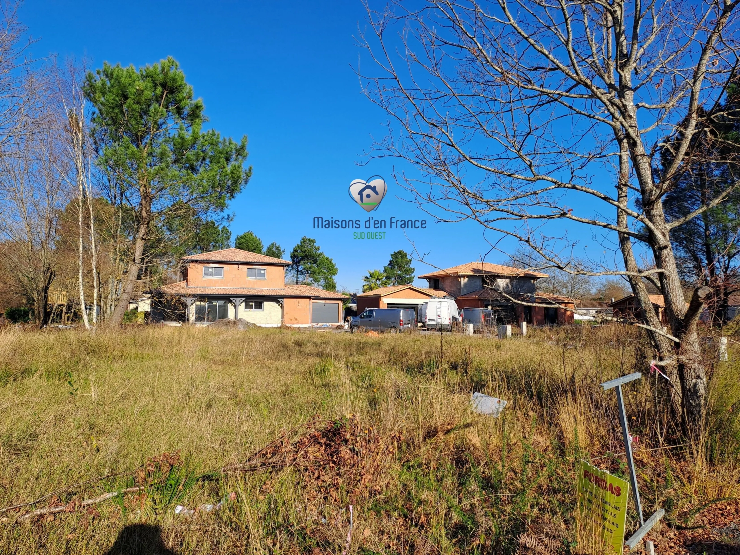 Terrain constructible viabilisé de 529 m² à Mios proche Bordeaux 