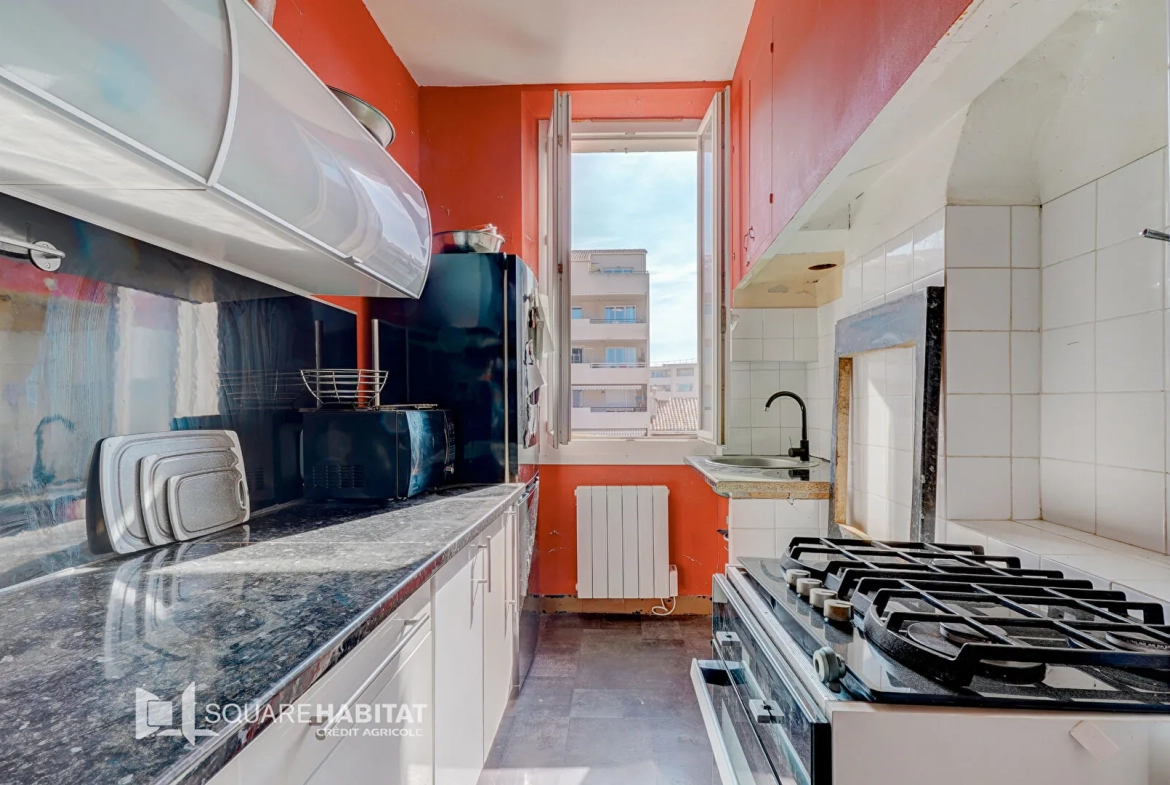 Appartement T2 Marseille avec vue imprenable dans le quartier des Chutes-Lavie 