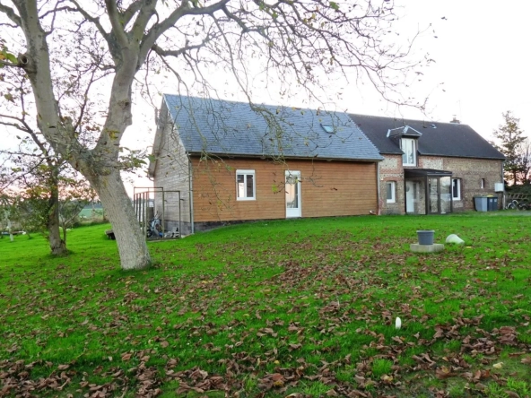 Longère à la campagne à proximité de Fécamp et Goderville, 150m² rénovés, terrain 2256m²