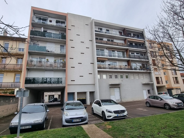 Appartement 4 pièces à Roanne, 83m2, centre-ville, garage, 138 000€