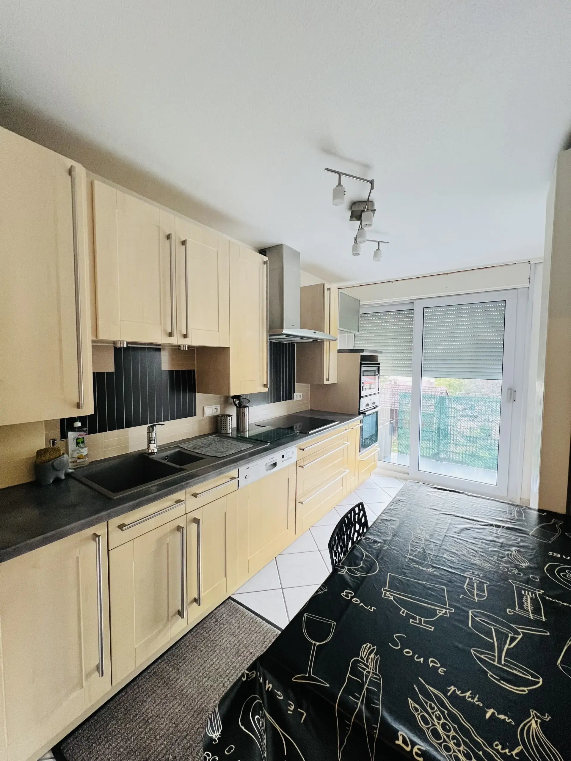 Appartement 4 pièces à Roanne, 83m2, centre-ville, garage, 138 000€ 