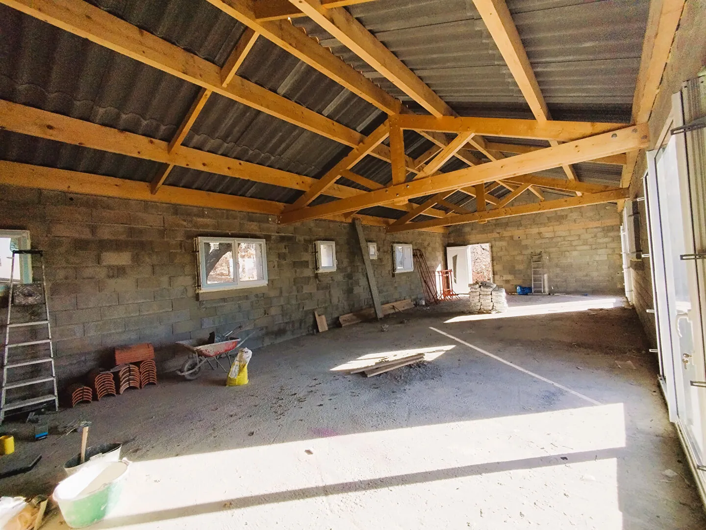 Opportunité rare : maison à aménager avec vue dominante à Laragne 