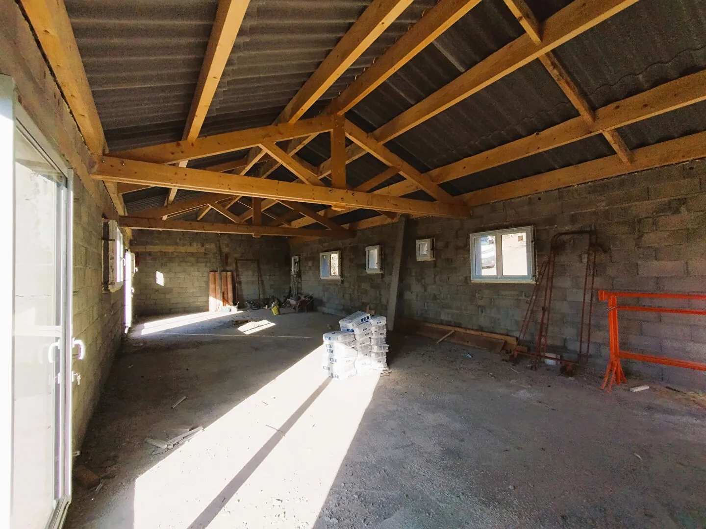 Opportunité rare : maison à aménager avec vue dominante à Laragne 