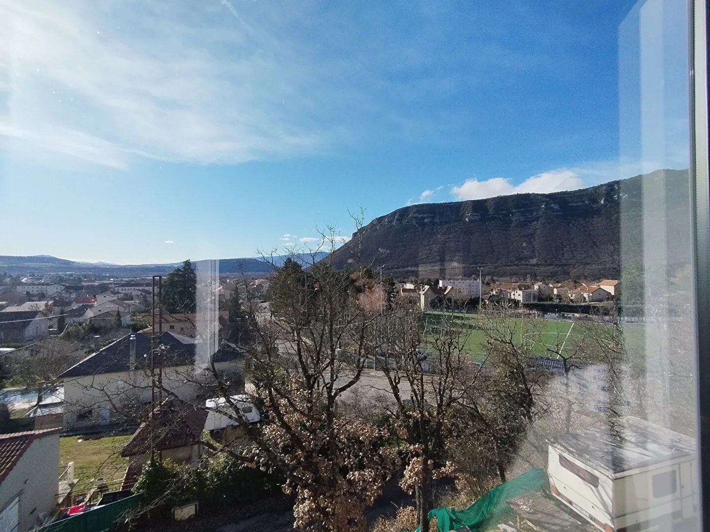 Opportunité rare : maison à aménager avec vue dominante à Laragne 