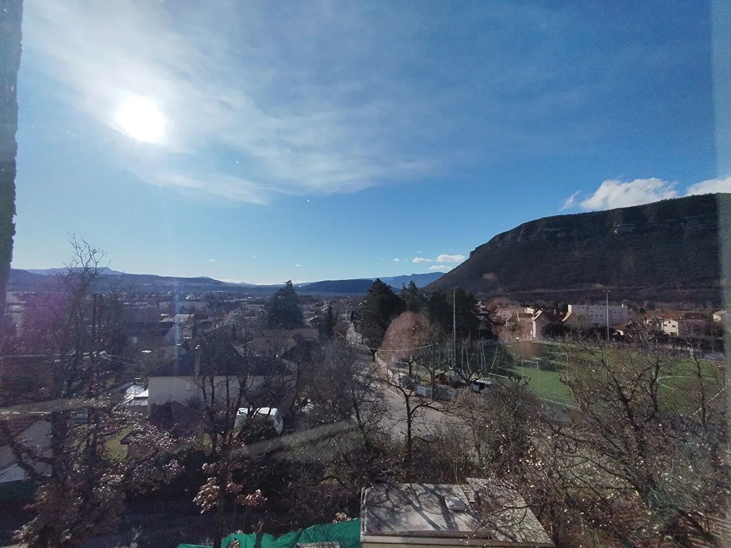 Opportunité rare : maison à aménager avec vue dominante à Laragne 