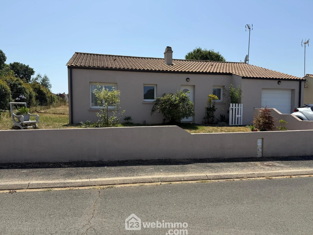 Maison de plain-pied de 92 m² au Champ-Saint-Père, proche plages et commodités