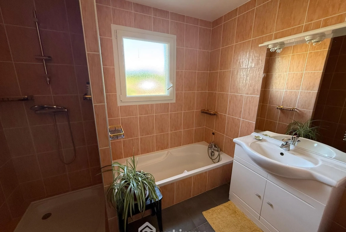 Maison de plain-pied de 92 m² au Champ-Saint-Père, proche plages et commodités 