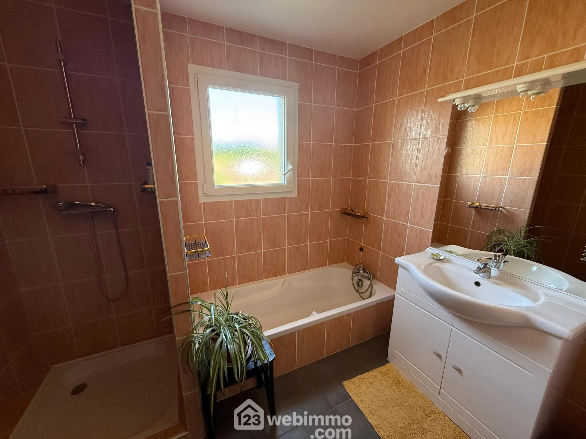 Maison de plain-pied de 92 m² au Champ-Saint-Père, proche plages et commodités 