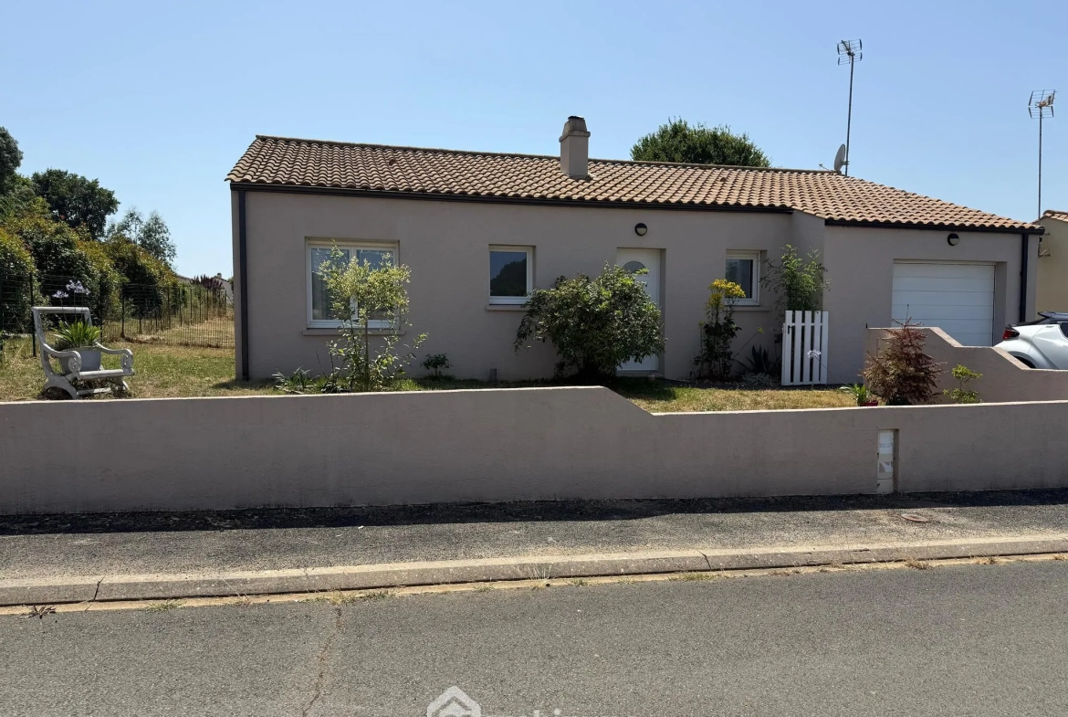Maison de plain-pied de 92 m² au Champ-Saint-Père, proche plages et commodités 