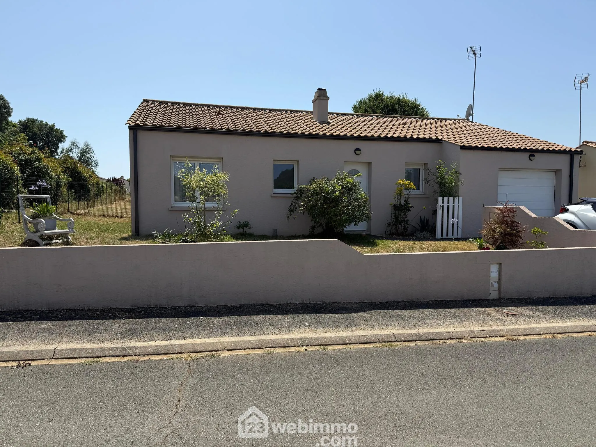 Maison de plain-pied de 92 m² au Champ-Saint-Père, proche plages et commodités 