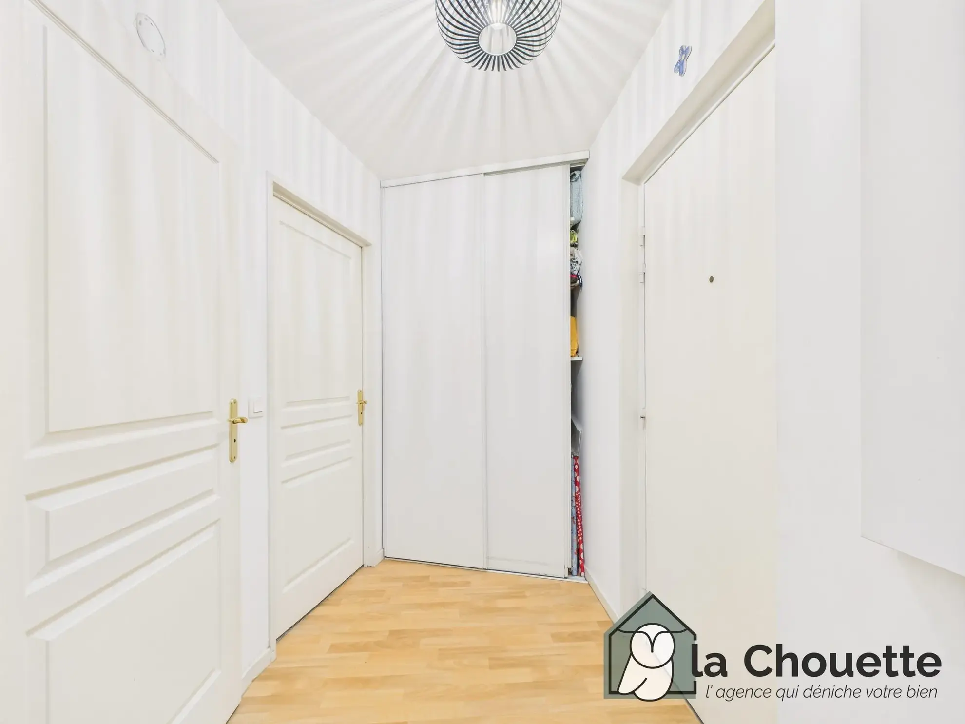 Studio en vente à Frelinghien avec balcon, parking privé et cave 