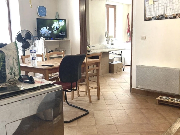 Immeuble à rénover au centre de Louplande avec fort potentiel d'investissement
