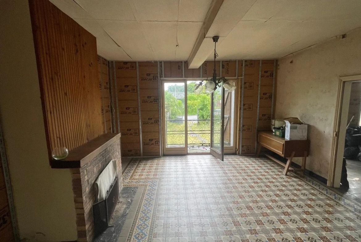 Maison à vendre avec partie commerciale et habitation à Voyennes 