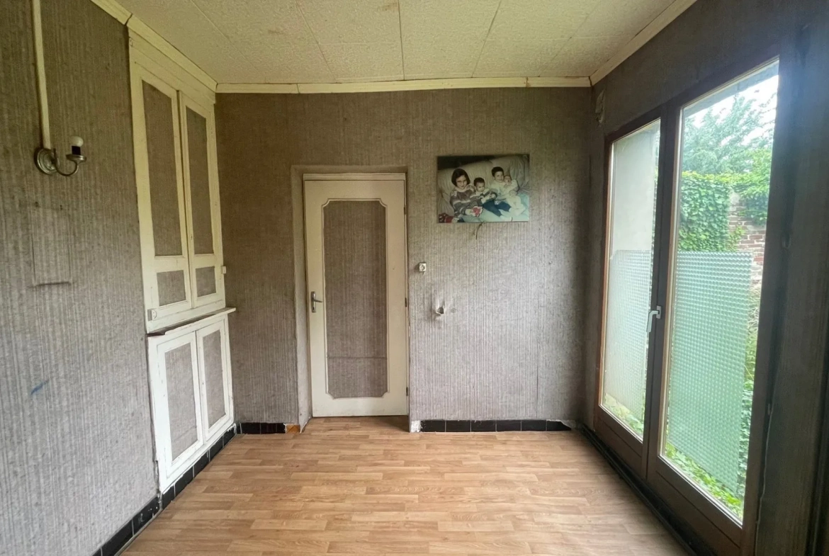 Maison à vendre avec partie commerciale et habitation à Voyennes 