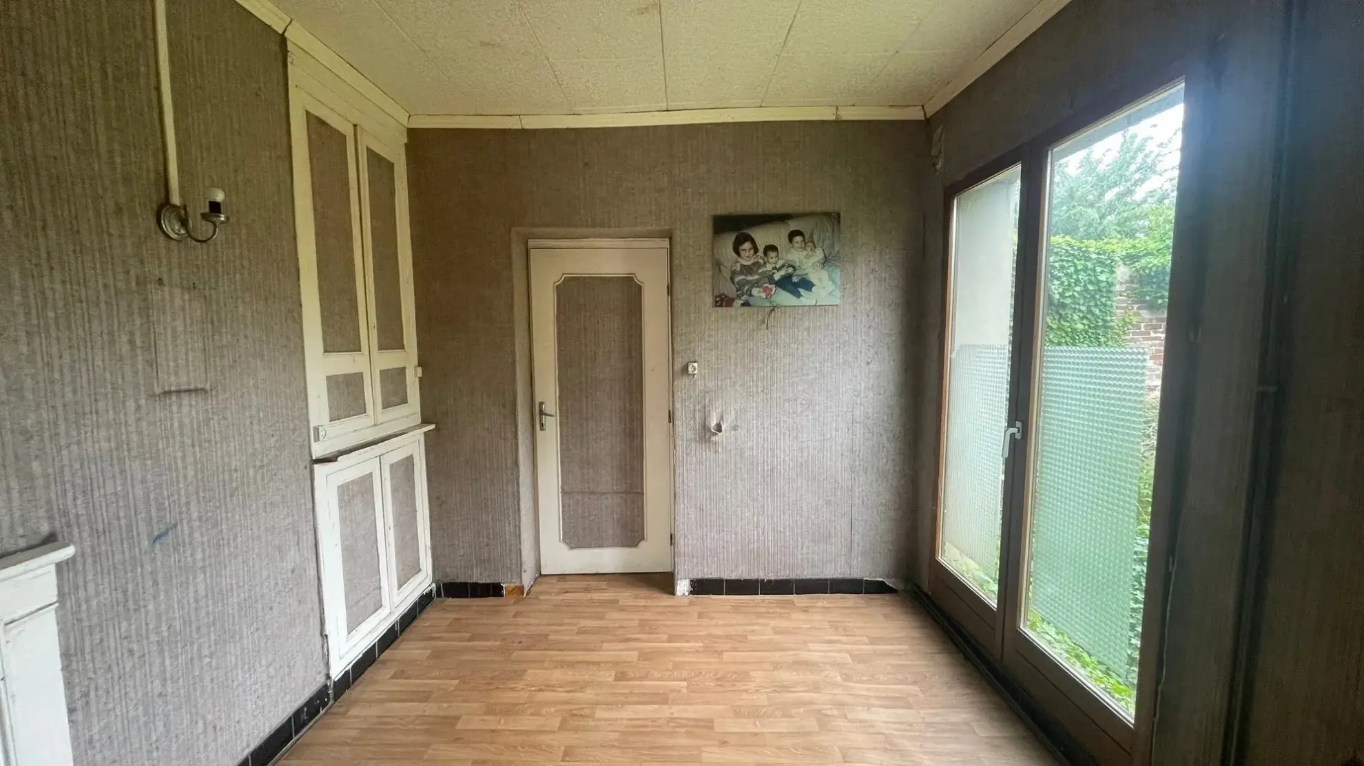 Maison à vendre avec partie commerciale et habitation à Voyennes 