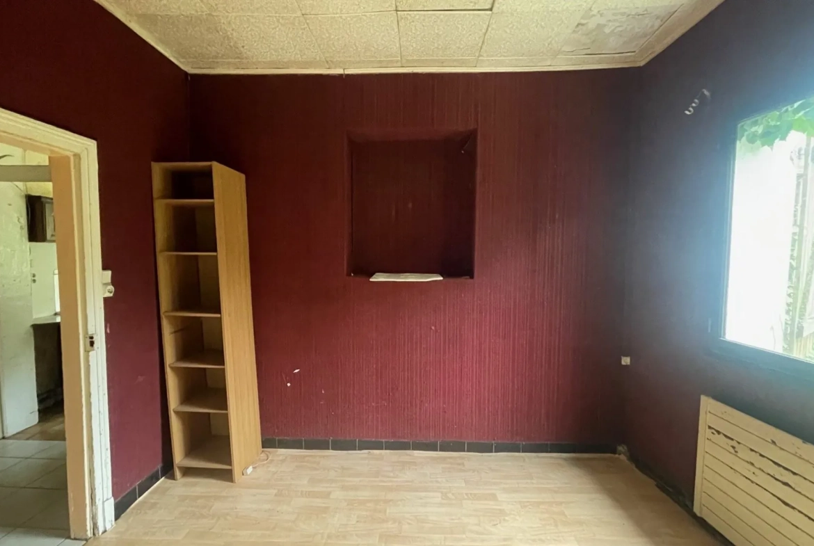 Maison à vendre avec partie commerciale et habitation à Voyennes 