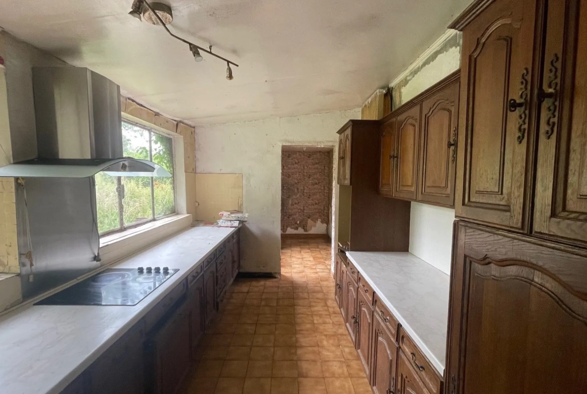 Maison à vendre avec partie commerciale et habitation à Voyennes 