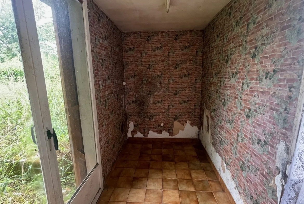 Maison à vendre avec partie commerciale et habitation à Voyennes 