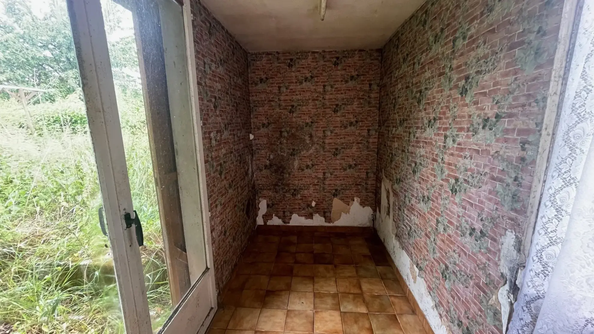 Maison à vendre avec partie commerciale et habitation à Voyennes 