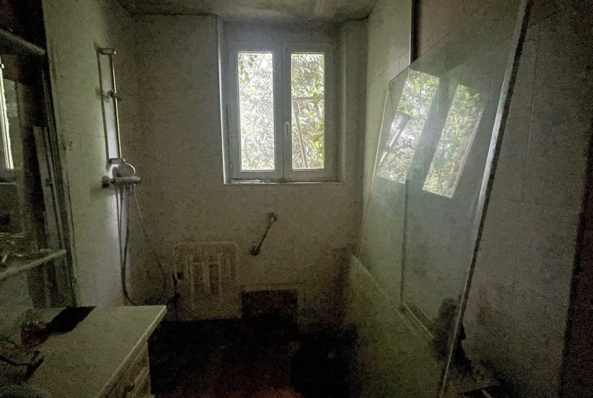 Maison à vendre avec partie commerciale et habitation à Voyennes 