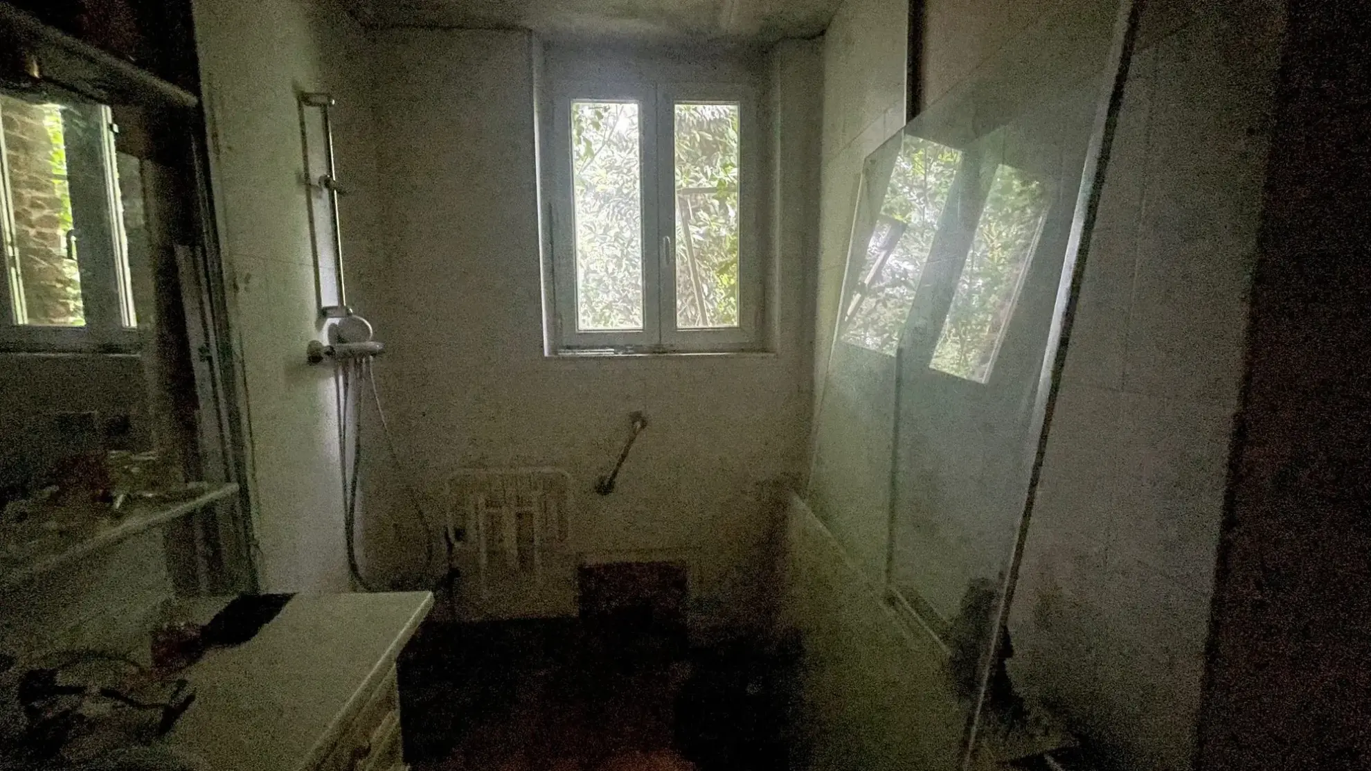 Maison à vendre avec partie commerciale et habitation à Voyennes 