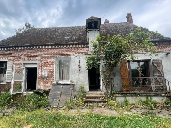 Maison à vendre avec partie commerciale et habitation à Voyennes