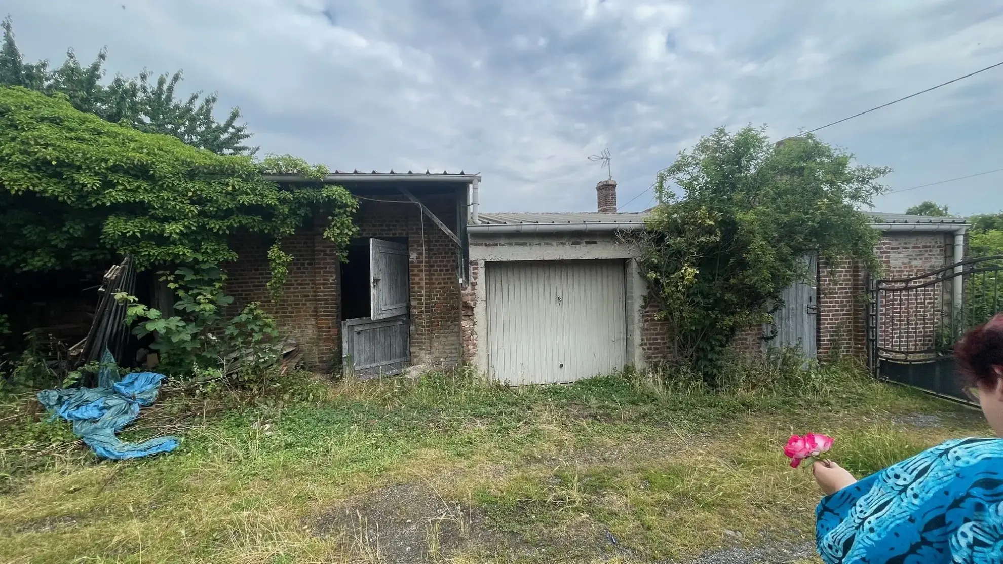 Maison à vendre avec partie commerciale et habitation à Voyennes 