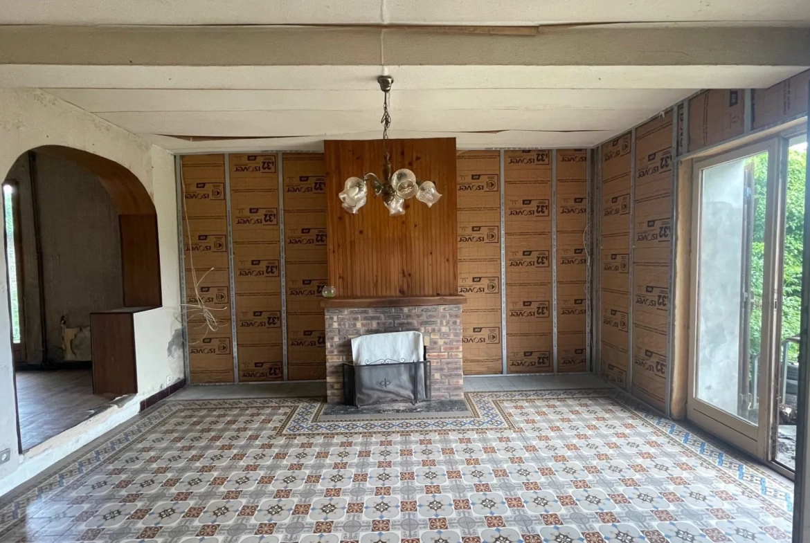 Maison à vendre avec partie commerciale et habitation à Voyennes 