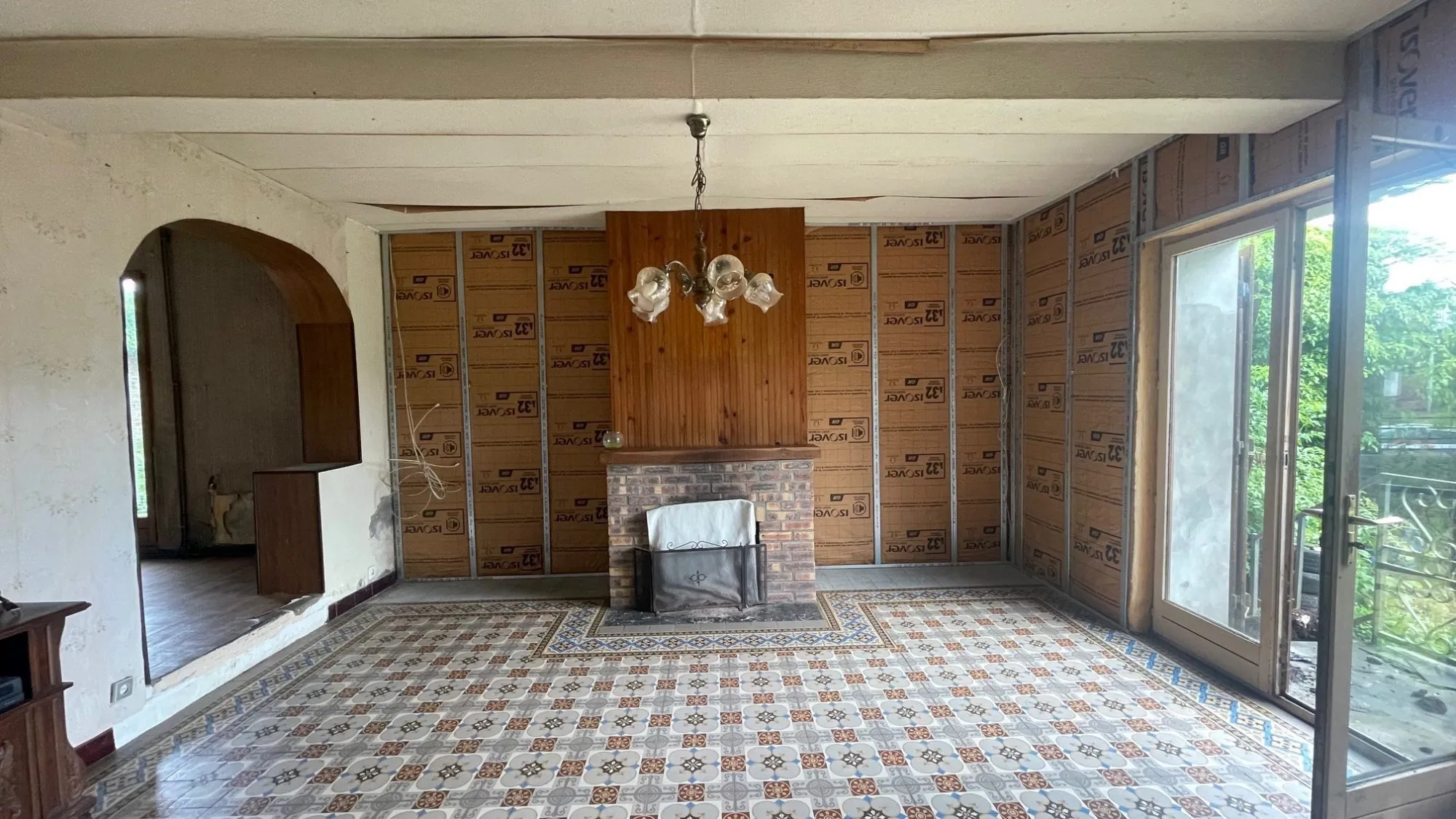 Maison à vendre avec partie commerciale et habitation à Voyennes 