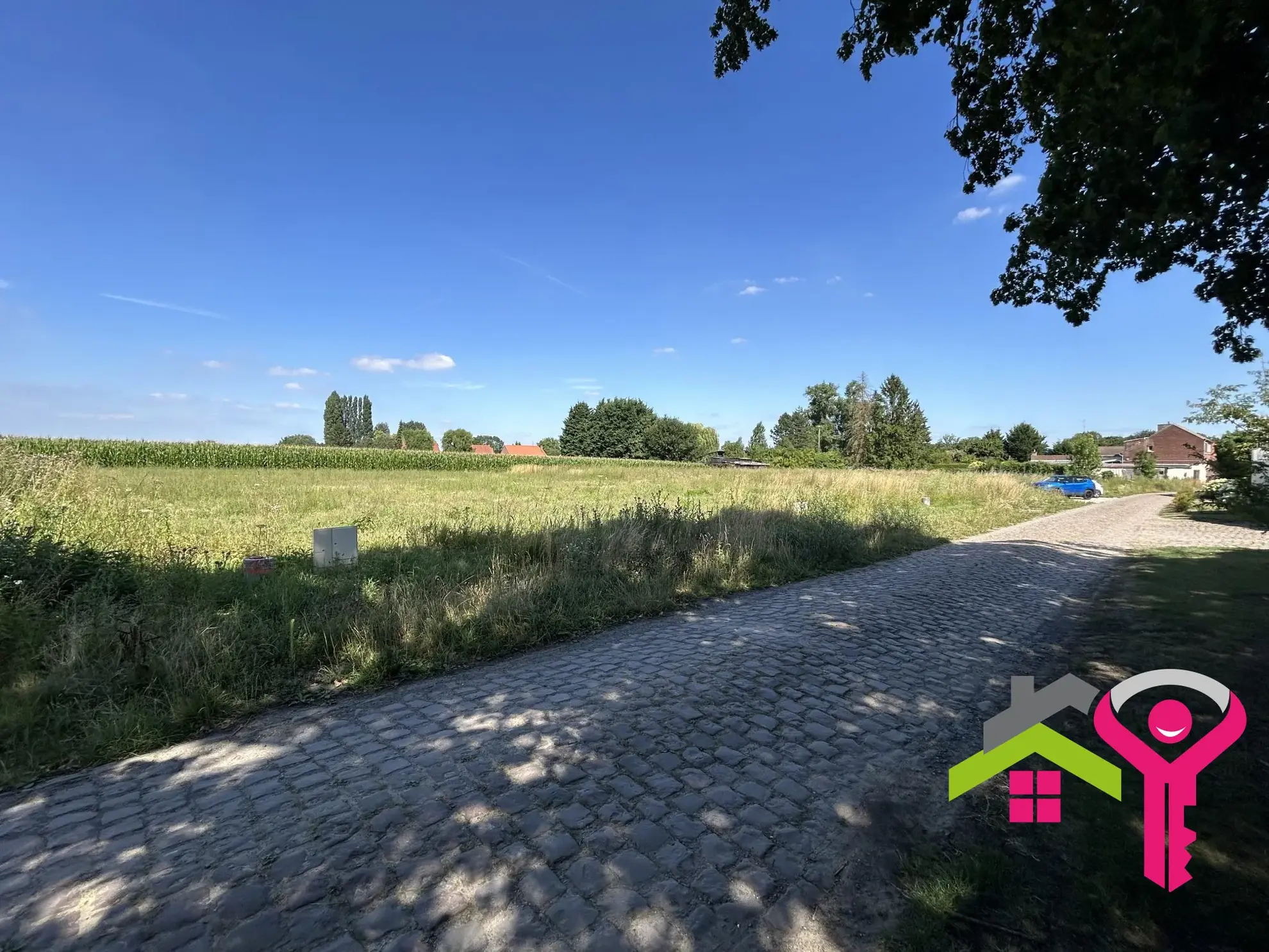 Terrain constructible à Avesnes-le-Sec - 1000 m², vue champ, secteur tranquille 