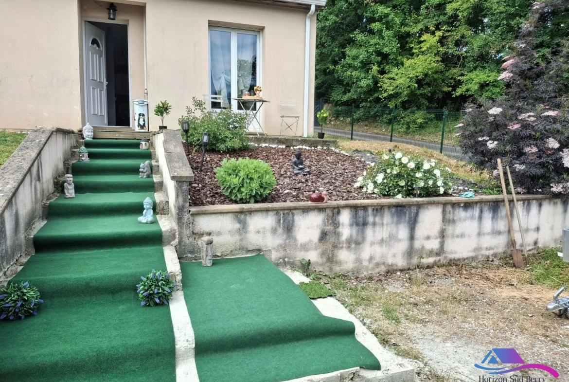 façade Maison familiale à vendre à Saint-Florent-sur-Cher avec terrasse et jardin de 1000 m² 