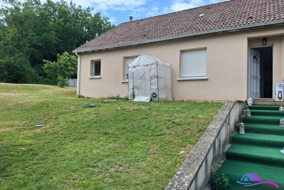 façade Maison familiale à vendre à Saint-Florent-sur-Cher avec terrasse et jardin de 1000 m² 