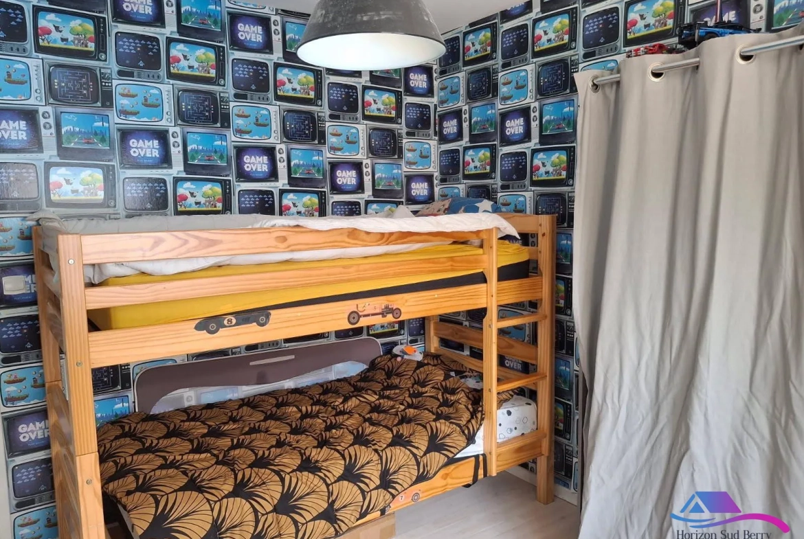 chambre Maison familiale à vendre à Saint-Florent-sur-Cher avec terrasse et jardin de 1000 m² 