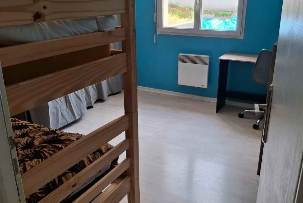 chambre Maison familiale à vendre à Saint-Florent-sur-Cher avec terrasse et jardin de 1000 m² 