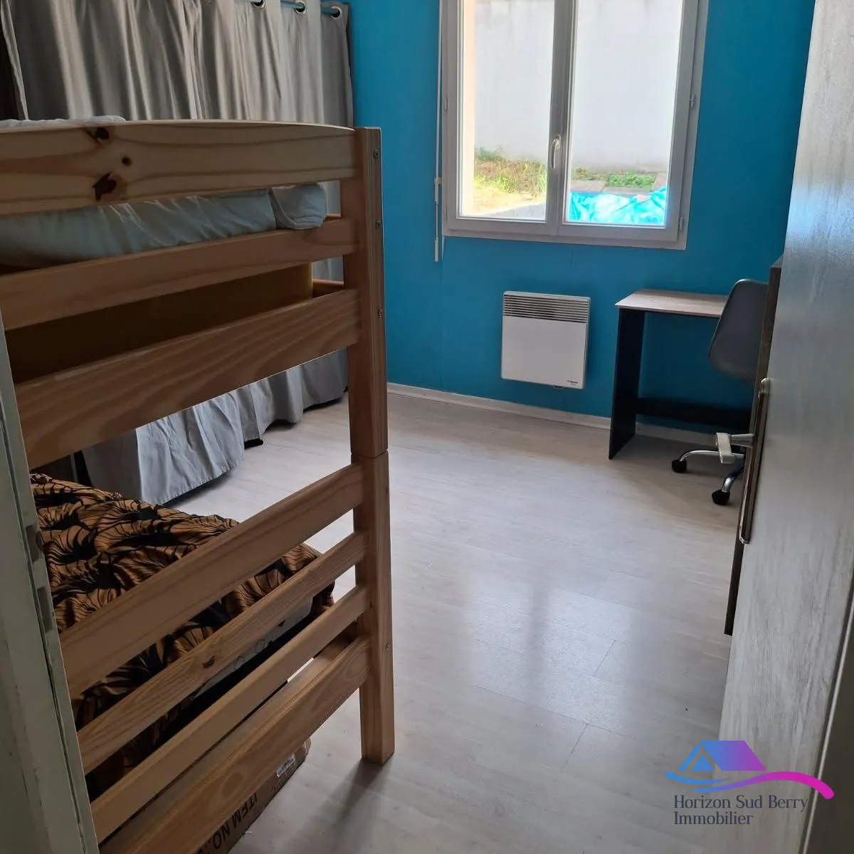 chambre Maison familiale à vendre à Saint-Florent-sur-Cher avec terrasse et jardin de 1000 m² 